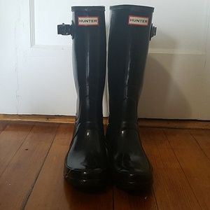 Hunter Wider Calf Black Rainboots size 8